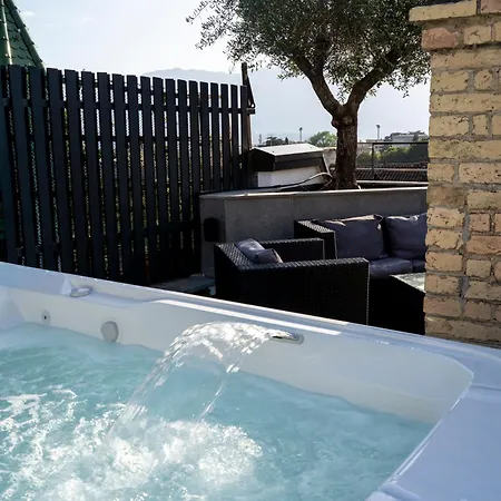 Talvera Dream - Center, Rooftop, Garage & Jacuzzi Апартаменты Больцано